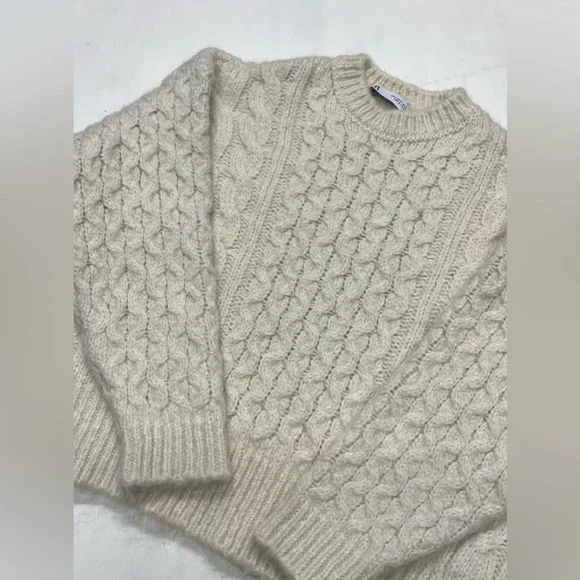 zara sweater - Picture 2 of 2